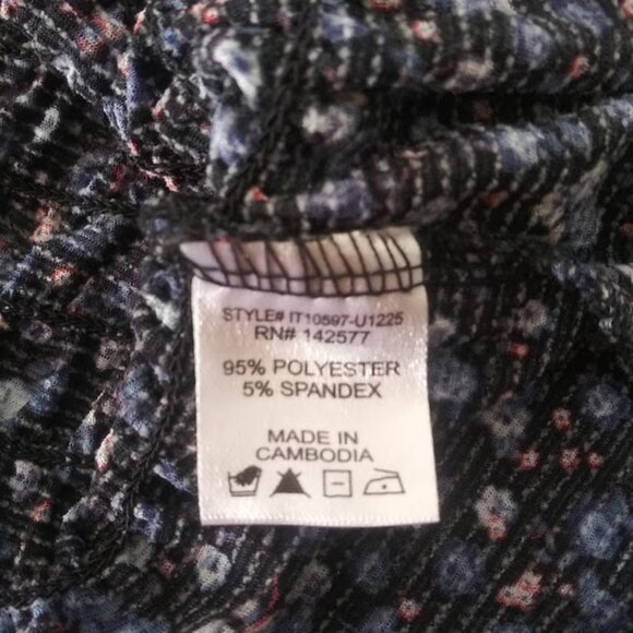 Iris women's size M black floral long sleeve smocked top - Picture 13 of 14